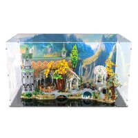 Pr&eacute;sentoir en acrylique pour LEGO&reg; 10316 Le Seigneur des Anneaux : Fondcombe (avec image darri&egrave;re-plan et sol noir)
