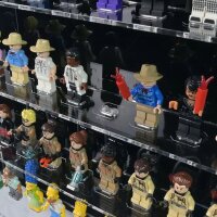 Acryl-Wand-Display f&uuml;r 40 LEGO&reg;-Minifiguren (Mit schwarzem Hintergrund)