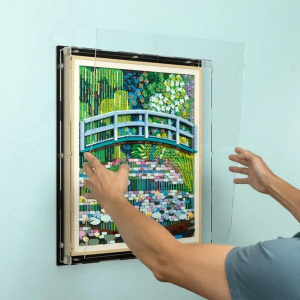 Display in acrilico perLEGO&reg; 31220 Claude Monet - Lo stagno delle ninfee (con sfondo nero)