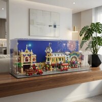 Pr&eacute;sentoir en acrylique pour LEGO&reg; 43302 Disney - Main Street U.S.A. (With background image & black base)